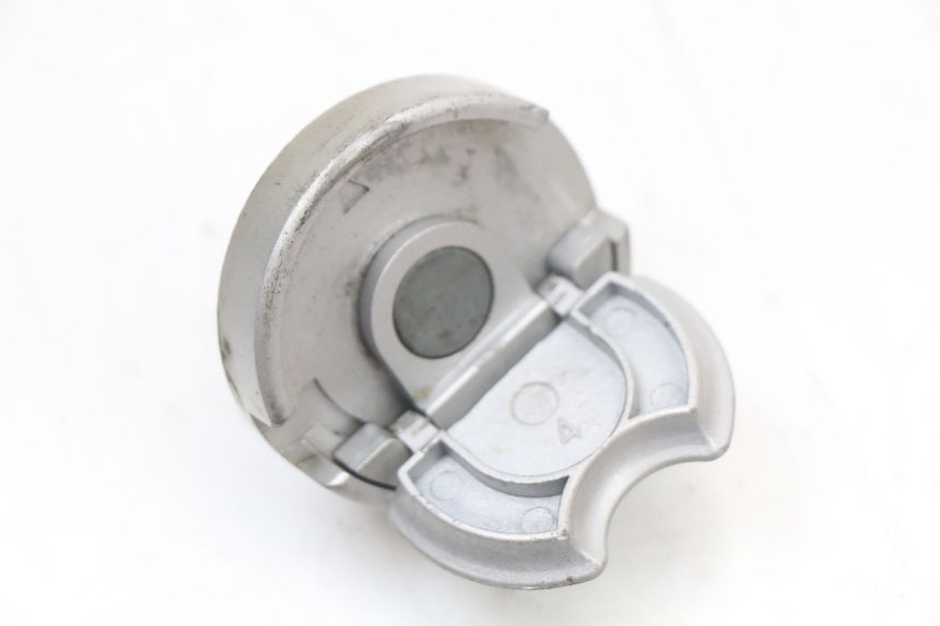 photo de TAPPO SERBATOIO KYMCO SUPER 8 4T 50 (2021 - 2024) - Zoom sullo stato d'uso