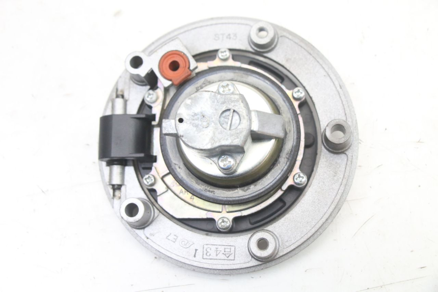 photo de TAPPO SERBATOIO SUZUKI GSX F GSXF 650 (2007 - 2015) - Dettagli dei punti di fissaggio