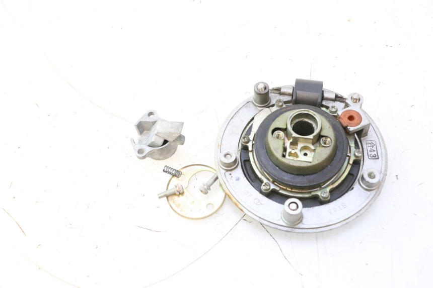 photo de TAPPO SERBATOIO SUZUKI SV S 650 (2003 - 2009) - Altra angolazione