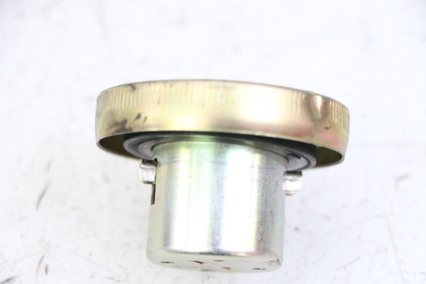 photo de TAPPO SERBATOIO CARBURANTE SYM FIDDLE 3 III 50 (2014 - 2020) - Zoom sullo stato d'uso