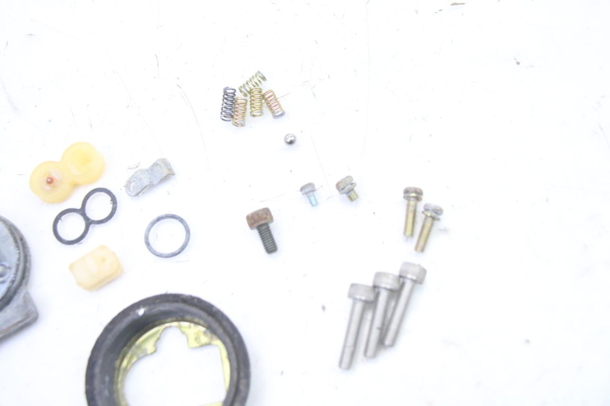 photo de TAPPO SERBATOIO YAMAHA TDR DELTABOX 125 (1997 - 2003) - Stato della superficie e materiale