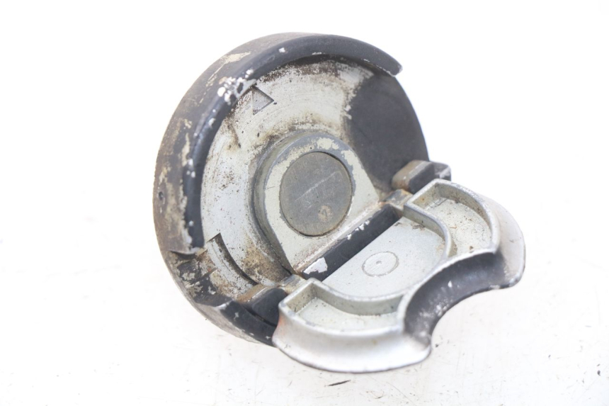 photo de TAPPO SERBATOIO CARBURANTE BAOTIAN TRAVEL SPIRIT 50 (2010 - 2012) - Dettaglio del componente