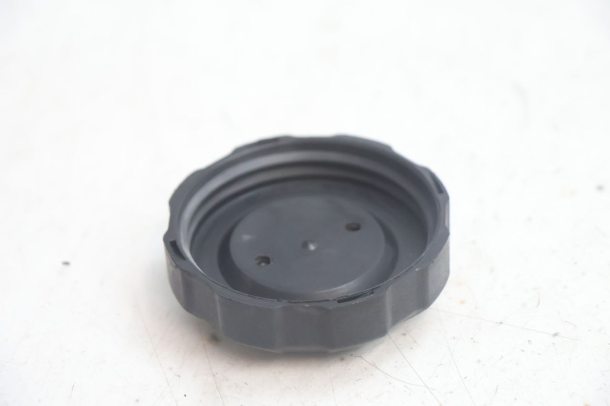 photo de TAPPO SERBATOIO CARBURANTE PEUGEOT TREKKER 50 (1995 - 2004) - Zoom sullo stato d'uso