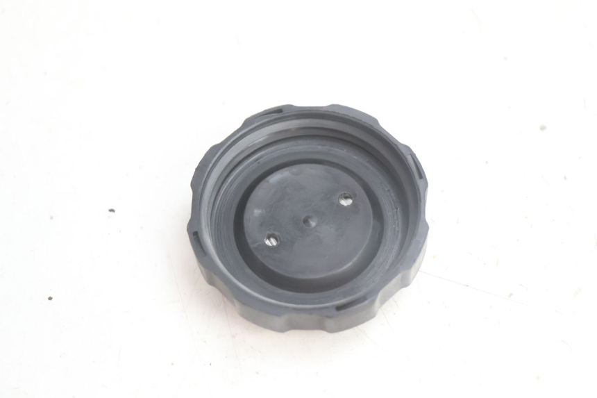 photo de TAPPO SERBATOIO CARBURANTE PEUGEOT TREKKER 50 (1995 - 2004) - Altra angolazione