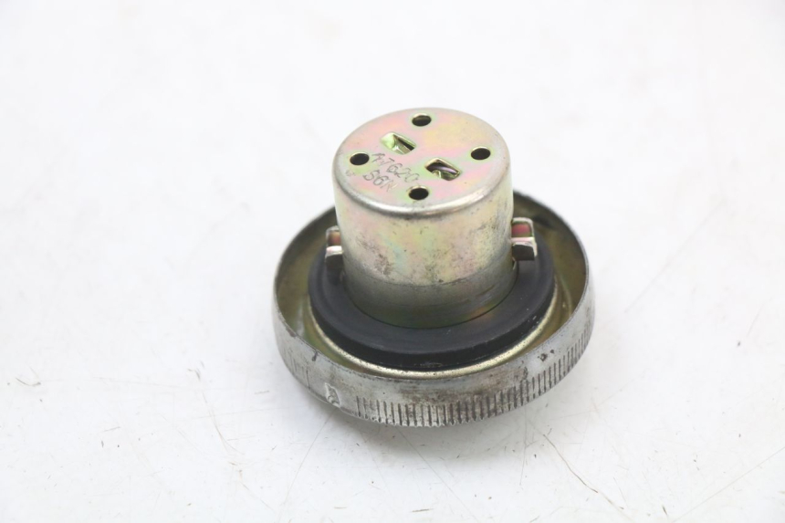 photo de TAPPO SERBATOIO CARBURANTE PEUGEOT TWEET 125 (2018 - 2021) - Zoom sullo stato d'uso