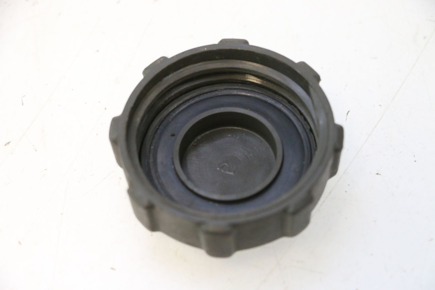 photo de TAPPO SERBATOIO PIAGGIO TYPHOON 50 (2000 - 2009) - Dettaglio del componente
