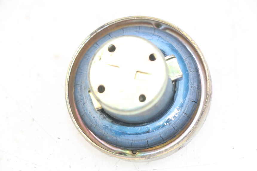 photo de TAPPO SERBATOIO CARBURANTE KYMCO VITALITY 2T 50 (2004 - 2010) - Dettaglio del componente