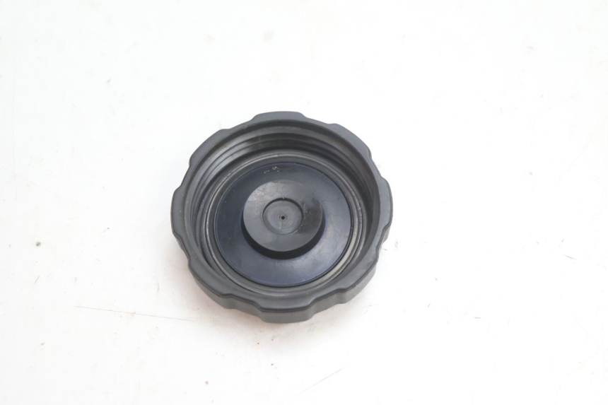 photo de TAPPO SERBATOIO CARBURANTE PEUGEOT VIVACITY 50 (1998 - 2003) - Zoom sullo stato d'uso