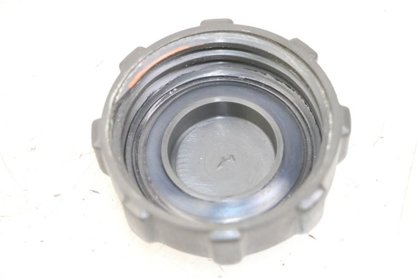 photo de TAPPO SERBATOIO CARBURANTE PIAGGIO XEVO - X EVO 125 (2007 - 2017) - Dettaglio del componente