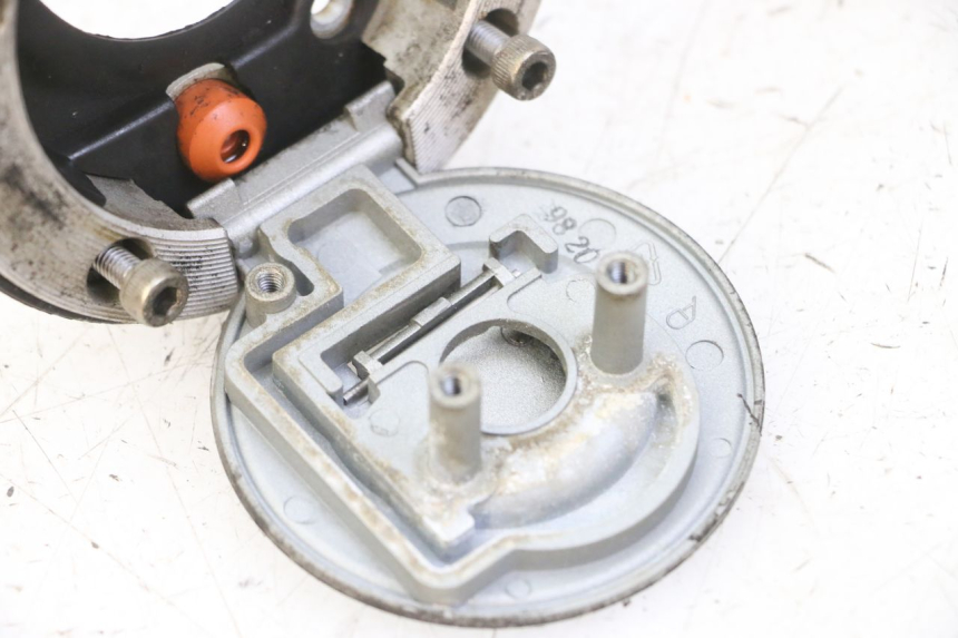 photo de TAPPO SERBATOIO YAMAHA XJ6 ABS 600 (2008 - 2016) - Dettaglio del componente