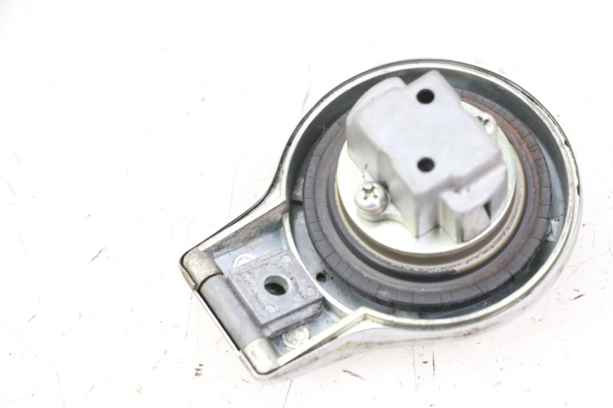 photo de TAPPO SERBATOIO YAMAHA SR 125 (1982 - 2003) - Altra angolazione