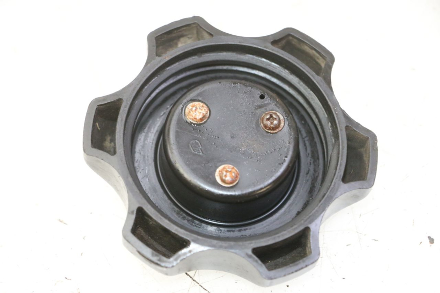 photo de TAPPO SERBATOIO YAMAHA YZ 125 (1998 - 2005) - Dettaglio del componente