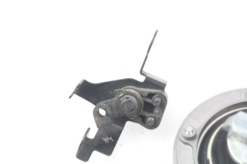 photo de TAPPO SERBATOIO KAWASAKI Z ABS 750 (2007 - 2013) - Primo piano tecnico