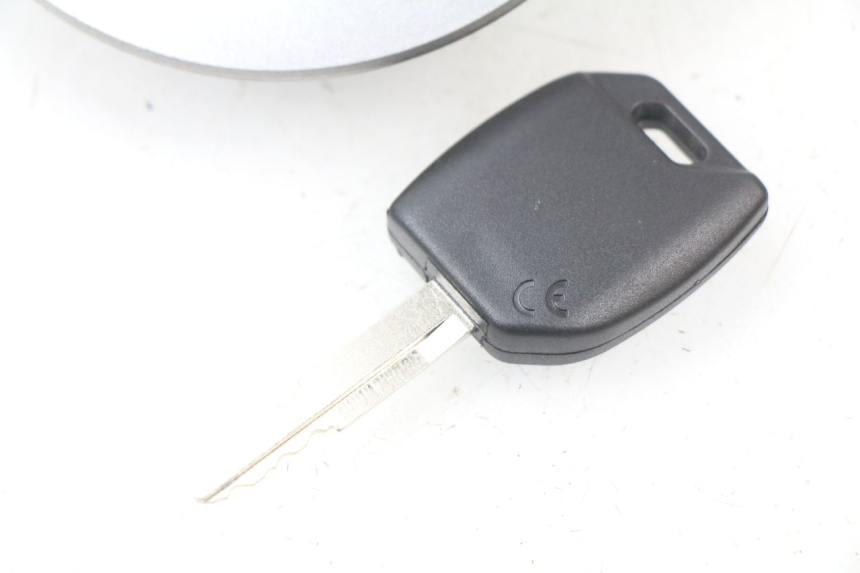 photo de TAPPO SERBATOIO KAWASAKI Z ABS 750 (2007 - 2013) - Stato della superficie e materiale