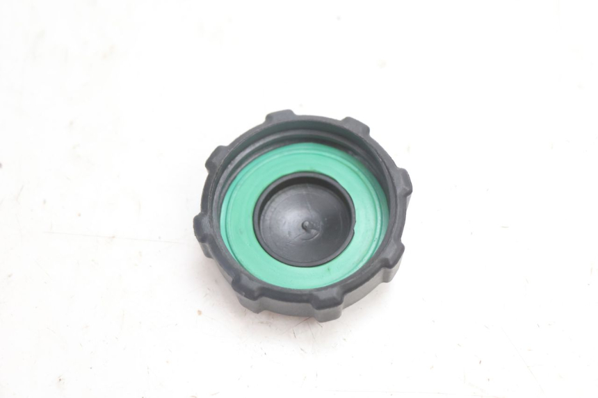 photo de TAPPO SERBATOIO CARBURANTE PIAGGIO ZIP 2T 50 (2009 - 2019) - Zoom sullo stato d'uso