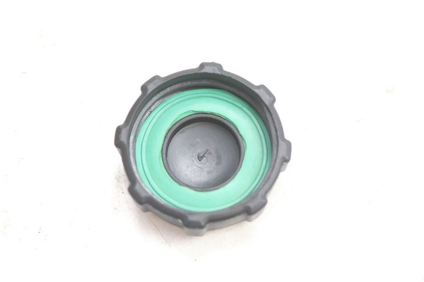 photo de TAPPO SERBATOIO CARBURANTE PIAGGIO ZIP 2T 50 (2009 - 2019) - Zoom sullo stato d'uso