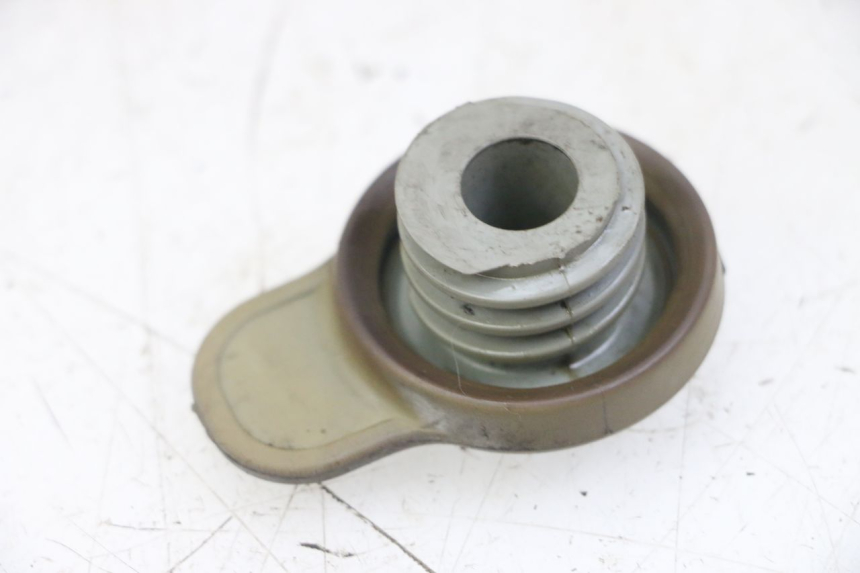 photo de TAPPO SERBATOIO OLIO MBK BOOSTER SPIRIT NAKED 50 (2004 - 2017) - Dettaglio del componente