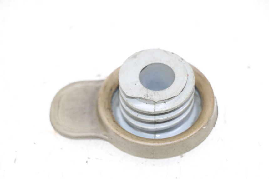 photo de TAPPO SERBATOIO OLIO MBK BOOSTER SPIRIT NAKED 50 (2004 - 2017) - Dettaglio del componente