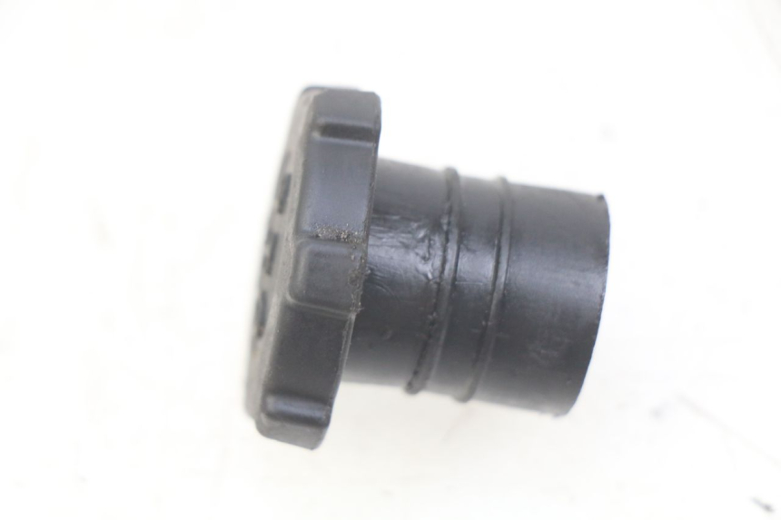 photo de TAPPO SERBATOIO OLIO DERBI BOULEVARD 50 (2009 - 2006) - Vista principale