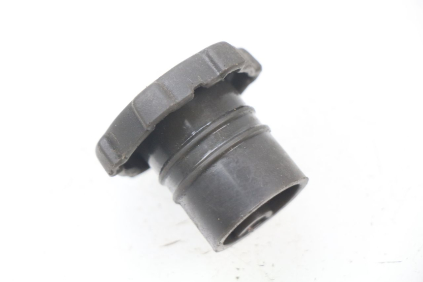 photo de TAPPO SERBATOIO OLIO PIAGGIO FLY 2T 50 (2004 - 2017) - Zoom sullo stato d'uso