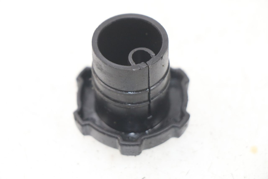 photo de TAPPO SERBATOIO OLIO PIAGGIO FLY 2T 50 (2004 - 2017) - Dettaglio del componente