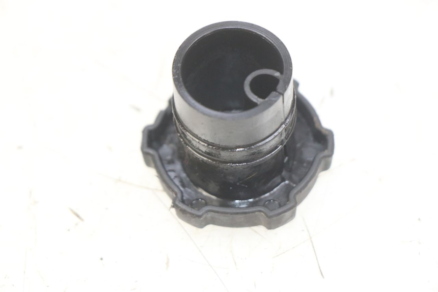 photo de TAPPO SERBATOIO OLIO PIAGGIO FLY 2T 50 (2004 - 2017) - Zoom sullo stato d'uso