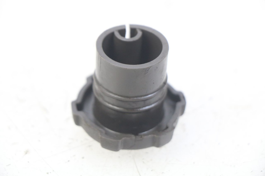 photo de TAPPO SERBATOIO OLIO PIAGGIO HEXAGON 2T 125 (1994 - 1998) - Zoom sullo stato d'uso