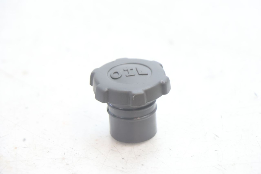 photo de TAPPO SERBATOIO OLIO PIAGGIO LIBERTY 50 (1998 - 2003) - Vista principale