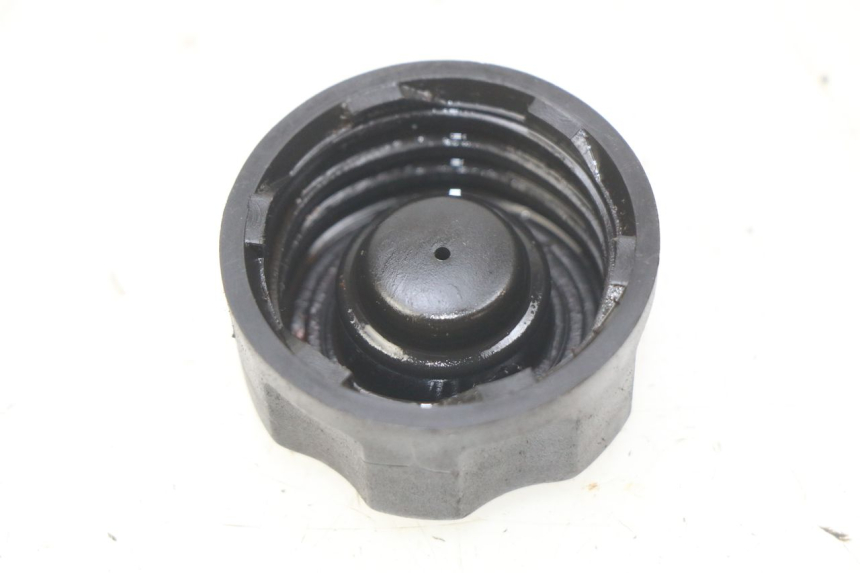 photo de TAPPO SERBATOIO OLIO PEUGEOT LUDIX 50 (2008 - 2017) - Zoom sullo stato d'uso