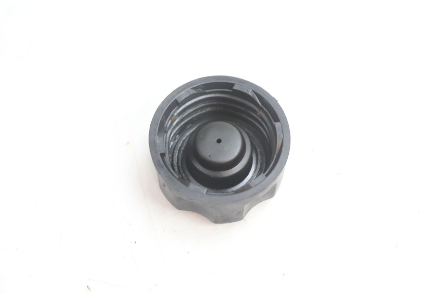 photo de TAPPO SERBATOIO OLIO PEUGEOT LUDIX ONE 50 (2004 - 2013) - Zoom sullo stato d'uso