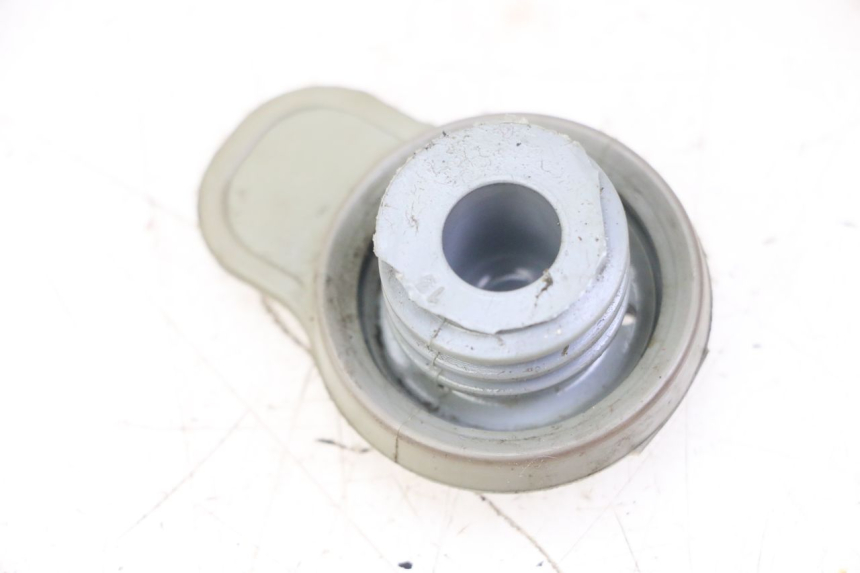 photo de TAPPO SERBATOIO OLIO MBK BOOSTER SPIRIT NAKED 50 (2004 - 2017) - Zoom sullo stato d'uso