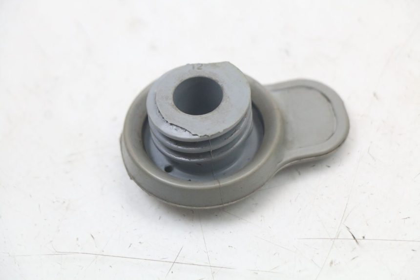 photo de TAPPO SERBATOIO OLIO YAMAHA NEO'S NEOS 2T 50 (2007 - 2017) - Zoom sullo stato d'uso