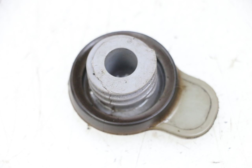 photo de TAPPO SERBATOIO OLIO YAMAHA NEO'S NEOS 2T 50 (1998 - 2007) - Zoom sullo stato d'uso