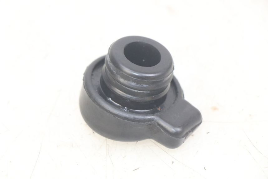 photo de TAPPO SERBATOIO OLIO PIAGGIO NEW TYPHOON 50 (2010 - 2017) - Dettaglio del componente