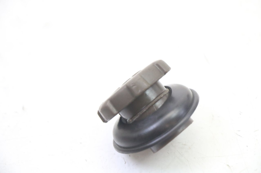 photo de TAPPO SERBATOIO OLIO PIAGGIO NRG POWER PUREJET 50 (2018 - 2021) - Dettaglio del componente