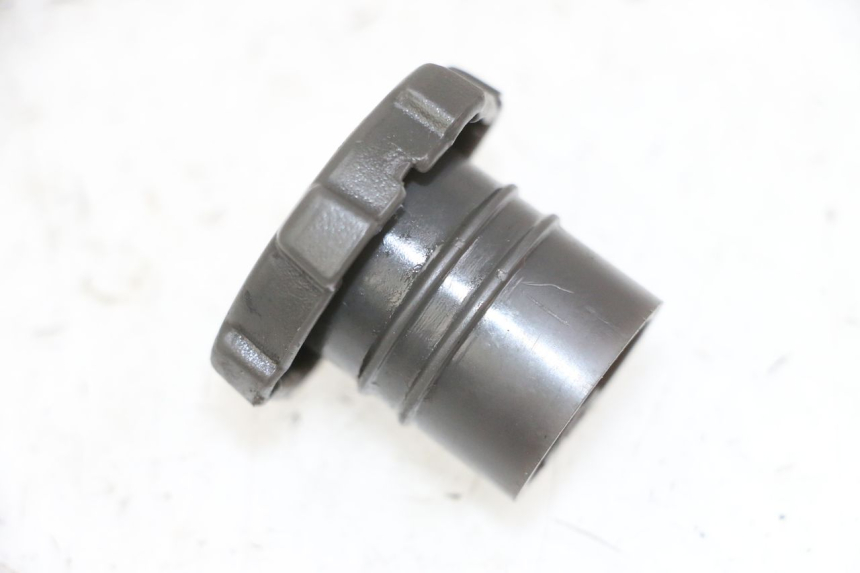 photo de TAPPO SERBATOIO OLIO PIAGGIO VESPA S 2T 50 (2007 - 2014) - Zoom sullo stato d'uso