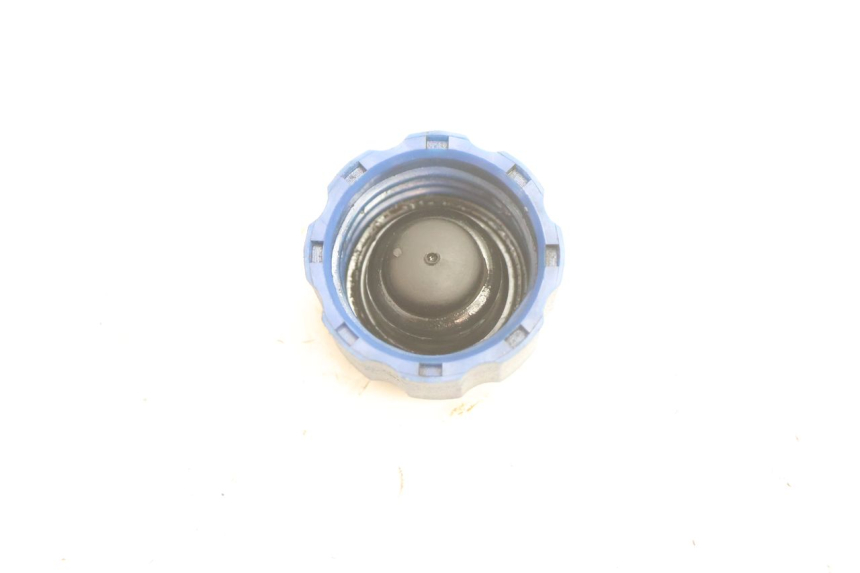 photo de TAPPO SERBATOIO OLIO PEUGEOT SATELIS 125 (2006 - 2009) - Zoom sullo stato d'uso