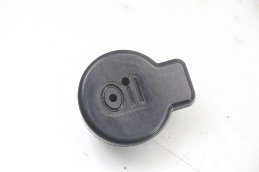 photo de TAPPO SERBATOIO OLIO APRILIA SR MOTARD 50 (2012 - 2018) - Dettaglio del componente
