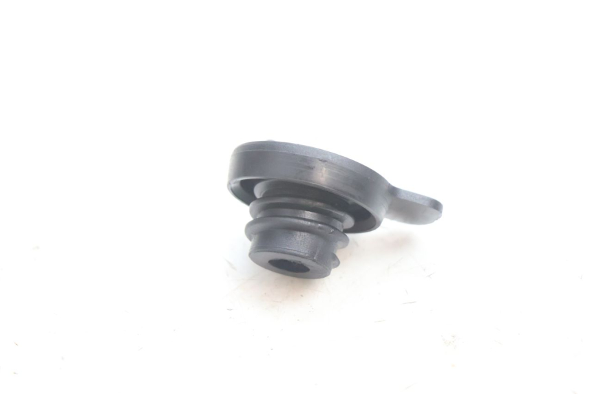 photo de TAPPO SERBATOIO OLIO KYMCO SUPER 8 2T 50 (2007 - 2013) - Zoom sullo stato d'uso