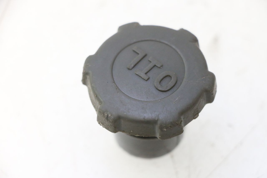 photo de TAPPO SERBATOIO OLIO PIAGGIO VESPA LX 2T 50 (2005 - 2013) - Vista principale
