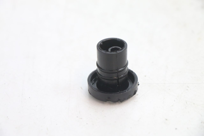 photo de TAPPO SERBATOIO OLIO PIAGGIO VESPA PK FL 2T 50 (1990 - 1996) - Zoom sullo stato d'uso