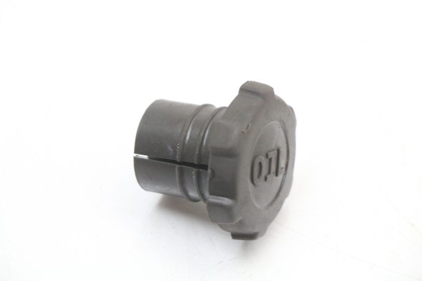 photo de TAPPO SERBATOIO OLIO PIAGGIO VESPA S 2T 50 (2007 - 2014) - Zoom sullo stato d'uso