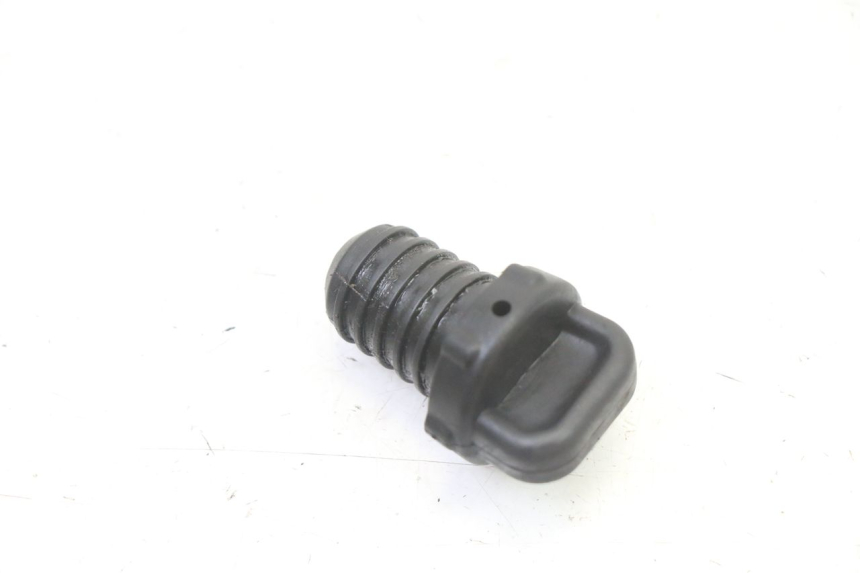 photo de TAPPO SERBATOIO OLIO PEUGEOT VIVACITY NEW 2T 50 (2008 - 2017) - Zoom sullo stato d'uso