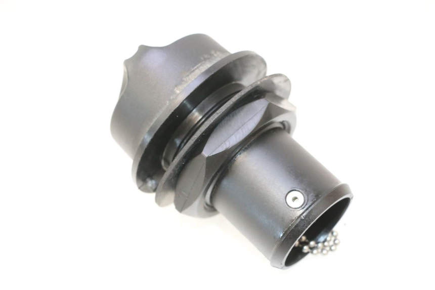 photo de TAPPO SERBATOIO OLIO YAMAHA WAVE RUNNER GP R 1200 (2000 - 2003) - Dettaglio del componente