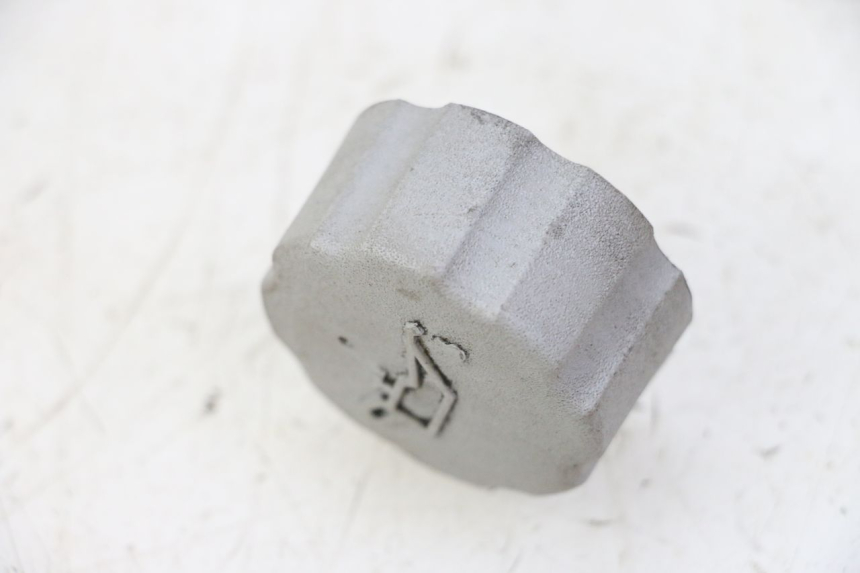 photo de TAPPO SERBATOIO OLIO HONDA X8R 50 (1998 - 2003) - Zoom sullo stato d'uso