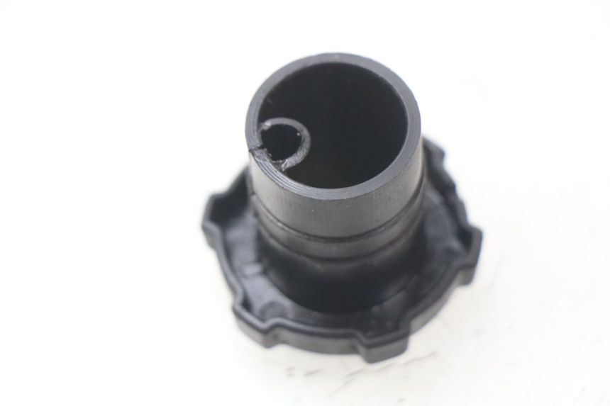 photo de TAPPO SERBATOIO OLIO PIAGGIO ZIP 2T 50 (2009 - 2019) - Dettaglio del componente
