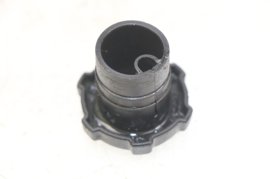 photo de TAPPO SERBATOIO OLIO PIAGGIO ZIP 2T 50 (2009 - 2019) - Zoom sullo stato d'uso