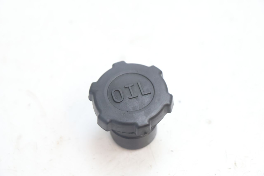 photo de TAPPO SERBATOIO OLIO PIAGGIO ZIP 2T 50 (2009 - 2019) - Vista principale