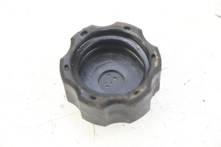 photo de TAPPO VASO ESPANSIONE HONDA CB R 1000 (2018 - 2023) - Dettaglio del componente