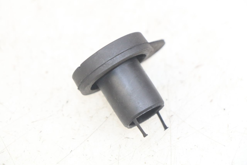 photo de TAPPO VASO ESPANSIONE HONDA FES PANTHEON 125 (2003 - 2007) - Zoom sullo stato d'uso